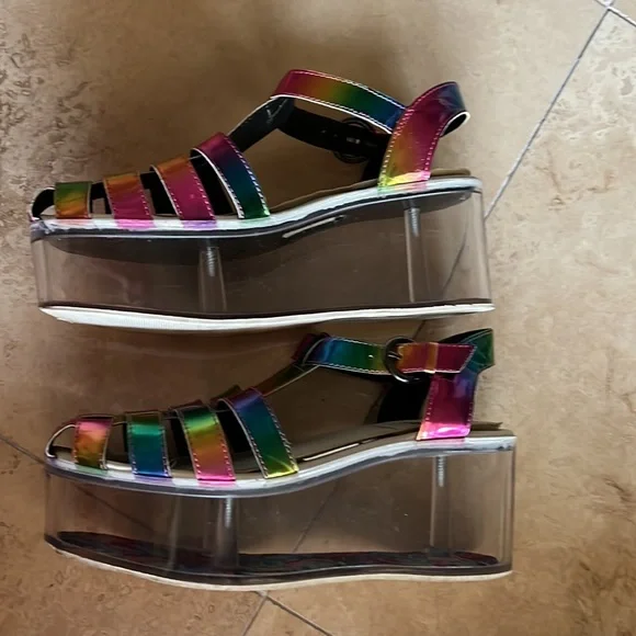 YRU Qloud Chariot Rainbow Platform Sandals - Picture 11 of 13